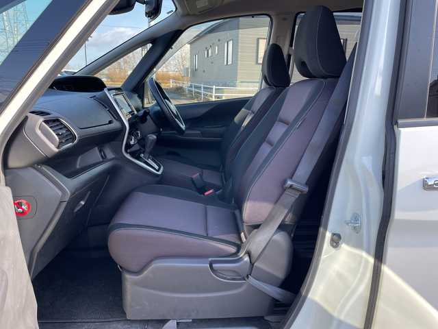 日産 セレナ ハイウェイスター 道央・札幌 2017(平29)年 14.8万km ブリリアントホワイトパール ４WD/純正SDナビ/AM/FM/BT/SD/CD/AUX/フルセグ/衝突被害軽減ブレーキ/横滑り防止装置/クルーズコントロール/パーキングアシスト/クリアランスソナー/バックカメラ/サイドカメラ/フロントカメラ/全方位カメラ/アラウンドビューモニター/ビルトインETC/アイドリングストップ/ECOMODE/両側パワースライドドア/革巻きステアリング/ステアリングリモコン/プッシュスタート/スマートキー/キセノンヘッドライト/オートライト/ヘッドライトレベライザー/電動格納ミラー/ウィンカーミラー/純正フロアマット/ドアバイザー/スペアキー