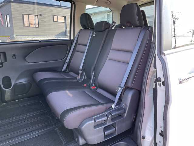 日産 セレナ ハイウェイスター 道央・札幌 2017(平29)年 14.8万km ブリリアントホワイトパール ４WD/純正SDナビ/AM/FM/BT/SD/CD/AUX/フルセグ/衝突被害軽減ブレーキ/横滑り防止装置/クルーズコントロール/パーキングアシスト/クリアランスソナー/バックカメラ/サイドカメラ/フロントカメラ/全方位カメラ/アラウンドビューモニター/ビルトインETC/アイドリングストップ/ECOMODE/両側パワースライドドア/革巻きステアリング/ステアリングリモコン/プッシュスタート/スマートキー/キセノンヘッドライト/オートライト/ヘッドライトレベライザー/電動格納ミラー/ウィンカーミラー/純正フロアマット/ドアバイザー/スペアキー