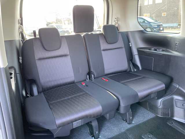 日産 セレナ ハイウェイスター 道央・札幌 2017(平29)年 14.8万km ブリリアントホワイトパール ４WD/純正SDナビ/AM/FM/BT/SD/CD/AUX/フルセグ/衝突被害軽減ブレーキ/横滑り防止装置/クルーズコントロール/パーキングアシスト/クリアランスソナー/バックカメラ/サイドカメラ/フロントカメラ/全方位カメラ/アラウンドビューモニター/ビルトインETC/アイドリングストップ/ECOMODE/両側パワースライドドア/革巻きステアリング/ステアリングリモコン/プッシュスタート/スマートキー/キセノンヘッドライト/オートライト/ヘッドライトレベライザー/電動格納ミラー/ウィンカーミラー/純正フロアマット/ドアバイザー/スペアキー