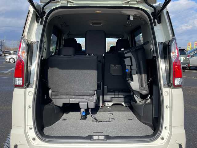 日産 セレナ ハイウェイスター 道央・札幌 2017(平29)年 14.8万km ブリリアントホワイトパール ４WD/純正SDナビ/AM/FM/BT/SD/CD/AUX/フルセグ/衝突被害軽減ブレーキ/横滑り防止装置/クルーズコントロール/パーキングアシスト/クリアランスソナー/バックカメラ/サイドカメラ/フロントカメラ/全方位カメラ/アラウンドビューモニター/ビルトインETC/アイドリングストップ/ECOMODE/両側パワースライドドア/革巻きステアリング/ステアリングリモコン/プッシュスタート/スマートキー/キセノンヘッドライト/オートライト/ヘッドライトレベライザー/電動格納ミラー/ウィンカーミラー/純正フロアマット/ドアバイザー/スペアキー