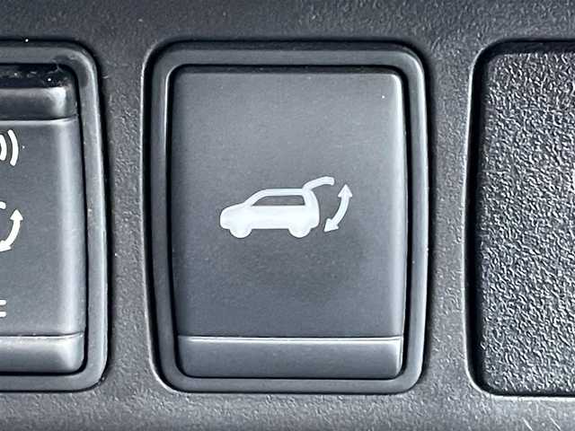 日産 エクストレイル 20Xtt エマージェンシーブレーキ 東京都 2017(平29)年 7.8万km ダイヤモンドブラック 純正ナビ　/ＴＶ　/ＣＤ／ＤＶＤ再生　/全周囲カメラ　/前席シートヒーター　/電動リアゲート　/ビルトインＥＴＣ　/ドライブレコーダー　/クルーズコントロール　/純正フロアマット　/後側方車両検知警報　/衝突軽減ブレーキ