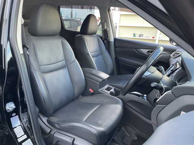 日産 エクストレイル 20Xtt エマージェンシーブレーキ 東京都 2017(平29)年 7.8万km ダイヤモンドブラック 純正ナビ　/ＴＶ　/ＣＤ／ＤＶＤ再生　/全周囲カメラ　/前席シートヒーター　/電動リアゲート　/ビルトインＥＴＣ　/ドライブレコーダー　/クルーズコントロール　/純正フロアマット　/後側方車両検知警報　/衝突軽減ブレーキ