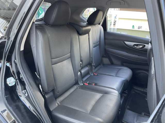 日産 エクストレイル 20Xtt エマージェンシーブレーキ 東京都 2017(平29)年 7.8万km ダイヤモンドブラック 純正ナビ　/ＴＶ　/ＣＤ／ＤＶＤ再生　/全周囲カメラ　/前席シートヒーター　/電動リアゲート　/ビルトインＥＴＣ　/ドライブレコーダー　/クルーズコントロール　/純正フロアマット　/後側方車両検知警報　/衝突軽減ブレーキ