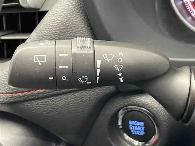 トヨタ ＲＡＶ４ アドベンチャー オフロードPKG 鹿児島県 2022(令4)年 1.6万km スーパーホワイトⅡ 純正ナビ機能付きディスプレイオーディオ/(AppleCarPlay/AndroidAuto/Bluetooth)/全方位カメラ　/トヨタセーフティセンス　/　・プリクラッシュセーフティ/　・レーントレーシングアシスト/　・レーダークルーズコントロール/　・オートマチックハイビーム/　・ロードサインアシスト/電動リアゲート　/前後ドライブレコーダー/ETC2.0/前後コーナーセンサー　/デジタルインナーミラー　/純正アルミホイール　/シートヒーター/シートベンチレーション/パワーシート/ステアリングヒーター/純正フロアマット/４WD