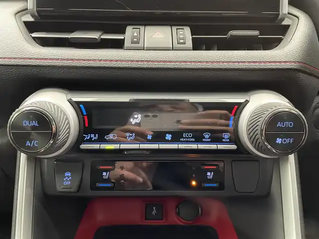 トヨタ ＲＡＶ４ アドベンチャー オフロードPKG 鹿児島県 2022(令4)年 1.6万km スーパーホワイトⅡ 純正ナビ機能付きディスプレイオーディオ/(AppleCarPlay/AndroidAuto/Bluetooth)/全方位カメラ　/トヨタセーフティセンス　/　・プリクラッシュセーフティ/　・レーントレーシングアシスト/　・レーダークルーズコントロール/　・オートマチックハイビーム/　・ロードサインアシスト/電動リアゲート　/前後ドライブレコーダー/ETC2.0/前後コーナーセンサー　/デジタルインナーミラー　/純正アルミホイール　/シートヒーター/シートベンチレーション/パワーシート/ステアリングヒーター/純正フロアマット/４WD