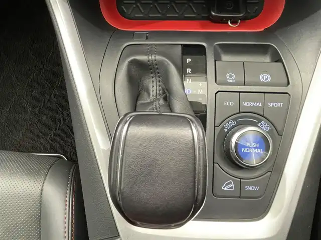 トヨタ ＲＡＶ４ アドベンチャー オフロードPKG 鹿児島県 2022(令4)年 1.6万km スーパーホワイトⅡ 純正ナビ機能付きディスプレイオーディオ/(AppleCarPlay/AndroidAuto/Bluetooth)/全方位カメラ　/トヨタセーフティセンス　/　・プリクラッシュセーフティ/　・レーントレーシングアシスト/　・レーダークルーズコントロール/　・オートマチックハイビーム/　・ロードサインアシスト/電動リアゲート　/前後ドライブレコーダー/ETC2.0/前後コーナーセンサー　/デジタルインナーミラー　/純正アルミホイール　/シートヒーター/シートベンチレーション/パワーシート/ステアリングヒーター/純正フロアマット/４WD