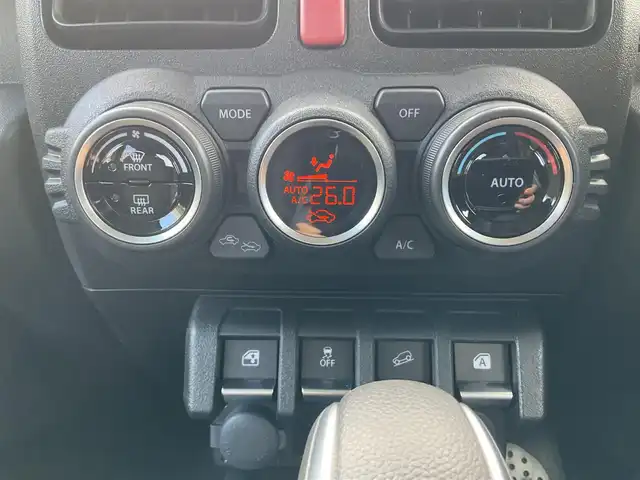 スズキ ジムニー XC 滋賀県 2025(令7)年 0.2万km ミディアムグレー ワンオーナー /車検令和10年2月まで/パートタイム4WD/純正16インチアルミホイール/スズキセーフティサポート/純正LEDヘッドライト/・フォグランプ/純正フロアマット/前席シートヒーター/ステアリングリモコン/・オーディオ操作用/・クルーズコントロール/スペアキー/背面スペアタイヤ/取扱説明書/保証書/