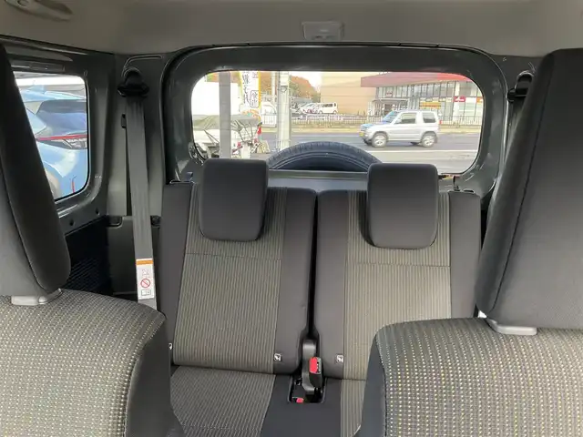 スズキ ジムニー XC 滋賀県 2025(令7)年 0.2万km ミディアムグレー ワンオーナー /車検令和10年2月まで/パートタイム4WD/純正16インチアルミホイール/スズキセーフティサポート/純正LEDヘッドライト/・フォグランプ/純正フロアマット/前席シートヒーター/ステアリングリモコン/・オーディオ操作用/・クルーズコントロール/スペアキー/背面スペアタイヤ/取扱説明書/保証書/