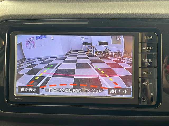 トヨタ ヴィッツ F LEDエディション 岐阜県 2016(平28)年 4.9万km シルバーM プリクラッシュセーフティ/踏み間違い防止装置/純正ナビ/TV/Bluetooth/バックカメラ/ETC/オートマチックハイビーム/レーンキープ/プッシュスタート/スマートキー/保証書/取扱説明書/スペアキー