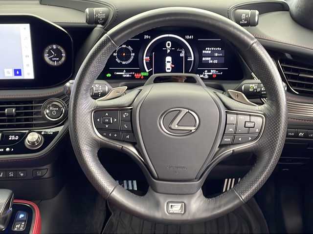 レクサス ＬＳ 500h Fスポーツ 鹿児島県 2024(令6)年 1.7万km ホワイトノーヴァガラスフレーク 純正12.3インチディスプレイ/(Bluetooth/USB/フルセグTV)/TRDエアロ/パノラミックビューモニター/サンルーフ/レクサスセーフティーシステムプラス/プリクラッシュセーフティ/レーダークルーズコントロール/ヘッドアップディスプレイ/ブラインドスポットモニター/パドルシフト/レザーシート/シートヒーター/エアシート/メモリーパワーシート/ステアリングヒーター/LEDオートライト/オートマチックハイビーム/デジタルインナーミラー/パワーバックドア/エアサス/ETC2.0