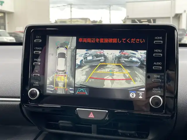 トヨタ ヤリスクロス ハイブリッド Z アドベンチャー 道央・札幌 2023(令5)年 1.9万km ブラックマイカ ・ワンオーナー/・4WD/・純正ディスプレイオーディオ/　ナビキット/Bt/USB/Miracast/フルセグ/・パノラミックビューモニター/・ビルトインETC/・HUD/・茶灰コンビハーフレザーシート/・シートヒーター（D/N）/・パワーシート（D）/・ステアリングヒーター/・トヨタセーフティセンス/・レーダークルーズコントロール/・PCS/・LTA/・BSM/・RCTA/・PKSB/・RSA/・前後クリアランスソナー/・LEDヘッドライト/・オートハイビーム/・ダウンヒルアシストコントロール/・オートライト/・プッシュスタート/・スマートキー/・オートブレーキホールド/・純正フロアマット/・保証書、取説（有）/・スペアキーｘ１
