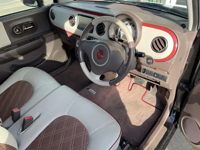スズキ ラパン ショコラ X 愛知県 2014(平26)年 5.1万km アーバンブラウンパールメタリック ・純正メモリーナビ/・ワンセグテレビ/・Bluetooth/AUX接続機能/・バックカメラ/・ETC/・合成皮革シート/・ベンチシート/・純正14インチアルミホイール/・純正HIDヘッドライト/・オートライト/・スマートキー/・プッシュスタート/・オートエアコン/・アイドリングストップ