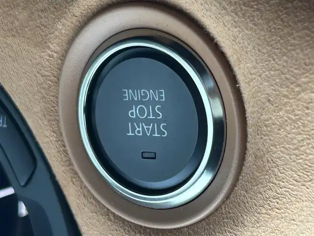 マツダ ＣＸ－６０ XD HV プレミアムスポーツ 愛媛県 2023(令5)年 3万km ソウルレッドクリスタルM 純正ナビ/AM・FM/フルセグTV/Android Auto/Apple CarPlay/4WD/パノラマサンルーフ/電動バックドア/バックカメラ/ビルトインETC/レーダークルーズコントロール/コーナーセンサー/衝突被害軽減ブレーキ/車線逸脱警報システム/ブラインドスポットモニター/レーンキーピングアシスト/交通標識認識システム/ドライバー異常時対応システム/ターボ/LEDヘッドランプ/本革巻きステアリング/ステアリングヒーター/パドルシフト/ナッパ革/スエード調コンビシート/全席シートヒーター/前席パワーシート/エアシート/純正20インチアルミホイール