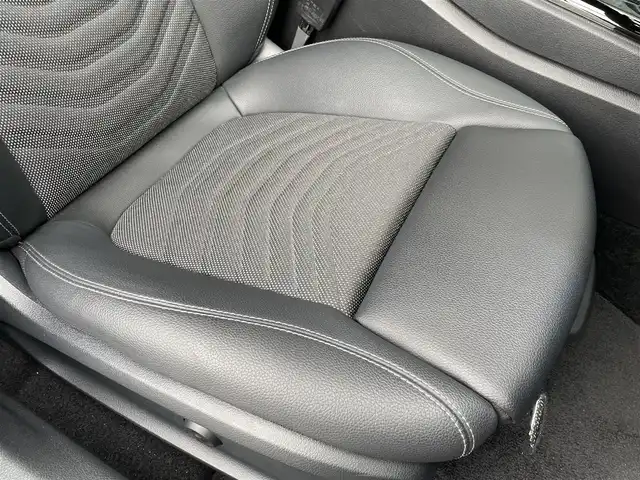 メルセデス・ベンツ Ａ１８０ スタイル 三重県 2020(令2)年 2.3万km コスモスブラック ＡＣＣ/レーダーセーフティ/純正ナビ/バックカメラ/フルセグＴＶ/Ｂｌｕｅｔｏｏｔｈ/ハーフレザーシート/シートヒーター/パワーシート/ＬＥＤヘッドライト/オートライト/純正１６インチアルミ/ＥＴＣ