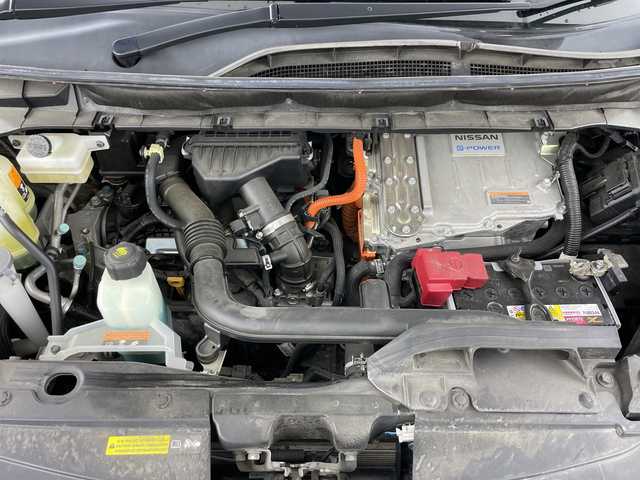 日産 セレナ e－パワー ハイウェイスター V 愛知県 2020(令2)年 6.6万km ダイヤモンドブラック 禁煙車/純正10インチナビ/（フルセグ/ＢＴ/ＤＶＤ/ＣＤ/ＦＭ/ＡＭ）/全方位カメラ/セーフティパックＡ/エマージェンシーブレーキ/オートハイビーム/ブラインドスポットモニター/コーナーセンサー/ＥＴＣ/クルーズコントロール/ドライブレコーダー/両側パワースライドドア/スマートキー/プッシュスタート/ＬＥＤヘッドライト/オートライト/レザー調シートカバー/純正15インチＡＷ/純正フロアマット