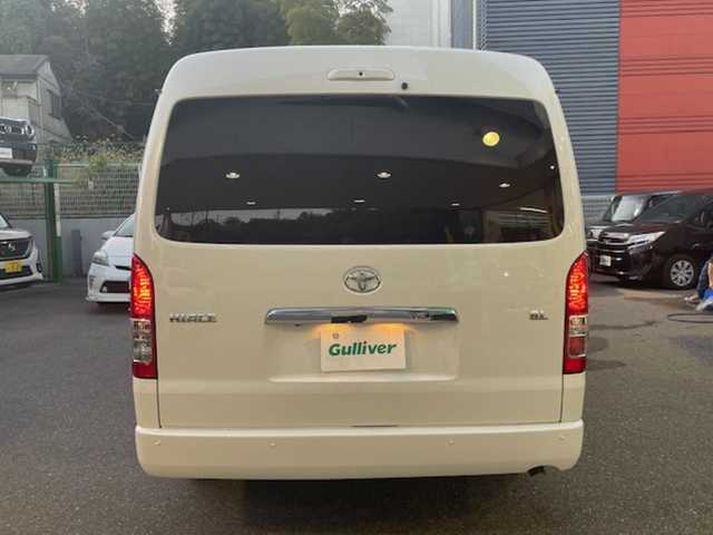 トヨタ ハイエース GL 大阪府 2021(令3)年 1.5万km ホワイトパールクリスタルシャイン /禁煙ワンオーナー//社外１０インチナビ【CN-F1X10LD】/・CD/DVD/SD/BT/フルTV//社外フリップダウンモニター【TVM-FW1300】//全周囲カメラ・バック/サイド/フロント//コーナーセンサー//デジタルインナーミラー//ETC2.0//社外16AW//レザー調シートカバー//ベットキット【FLEX】//防虫ネット【UIビークル】//片側パワースライドドア//オートハイビーム//レーンキープアシスト//ステアリングスイッチ//レザー調シートカバー//ガッツミラーレス