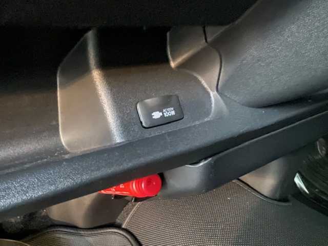 トヨタ ハイエース GL 大阪府 2021(令3)年 1.5万km ホワイトパールクリスタルシャイン /禁煙ワンオーナー//社外１０インチナビ【CN-F1X10LD】/・CD/DVD/SD/BT/フルTV//社外フリップダウンモニター【TVM-FW1300】//全周囲カメラ・バック/サイド/フロント//コーナーセンサー//デジタルインナーミラー//ETC2.0//社外16AW//レザー調シートカバー//ベットキット【FLEX】//防虫ネット【UIビークル】//片側パワースライドドア//オートハイビーム//レーンキープアシスト//ステアリングスイッチ//レザー調シートカバー//ガッツミラーレス