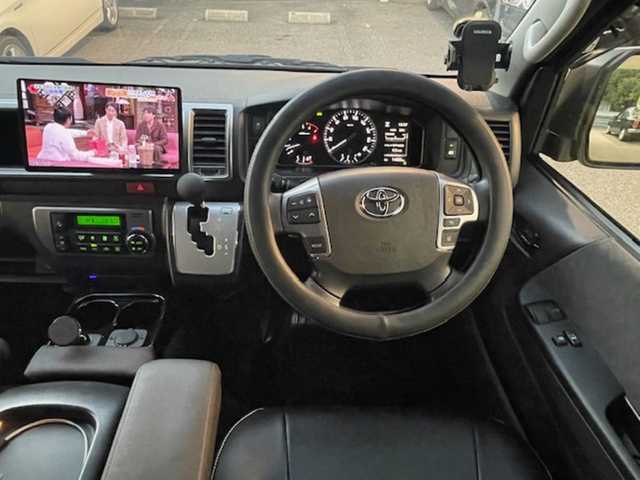 トヨタ ハイエース GL 大阪府 2021(令3)年 1.5万km ホワイトパールクリスタルシャイン /禁煙ワンオーナー//社外１０インチナビ【CN-F1X10LD】/・CD/DVD/SD/BT/フルTV//社外フリップダウンモニター【TVM-FW1300】//全周囲カメラ・バック/サイド/フロント//コーナーセンサー//デジタルインナーミラー//ETC2.0//社外16AW//レザー調シートカバー//ベットキット【FLEX】//防虫ネット【UIビークル】//片側パワースライドドア//オートハイビーム//レーンキープアシスト//ステアリングスイッチ//レザー調シートカバー//ガッツミラーレス