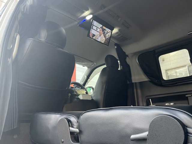 トヨタ ハイエース GL 大阪府 2021(令3)年 1.5万km ホワイトパールクリスタルシャイン /禁煙ワンオーナー//社外１０インチナビ【CN-F1X10LD】/・CD/DVD/SD/BT/フルTV//社外フリップダウンモニター【TVM-FW1300】//全周囲カメラ・バック/サイド/フロント//コーナーセンサー//デジタルインナーミラー//ETC2.0//社外16AW//レザー調シートカバー//ベットキット【FLEX】//防虫ネット【UIビークル】//片側パワースライドドア//オートハイビーム//レーンキープアシスト//ステアリングスイッチ//レザー調シートカバー//ガッツミラーレス