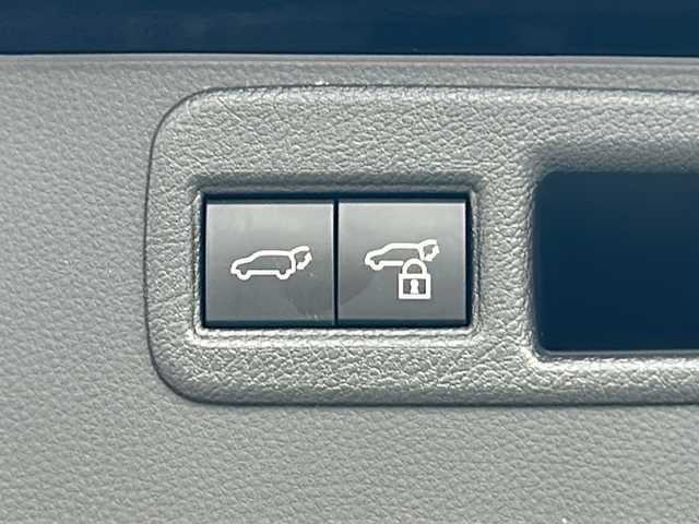 トヨタ ハリアー ハイブリッド Z 三重県 2021(令3)年 4.7万km ブラック 純正ナビ /バックカメラ /JBL /BSM /デジタルインナーミラー /前後コーナーセンサー /スペアキー /ビルトインETC2.0 /パワーバックドア /運転席パワーシート/ハーフレザーシート/レーダークルーズコントロール /レーンキープアシスト/衝突軽減ブレーキ/USB給電ポート/革巻きステアリング/ステアリングスイッチ/純正フロアマット/LEDヘッドライト/オートハイビーム/オートライト/電動格納ミラー/禁煙車