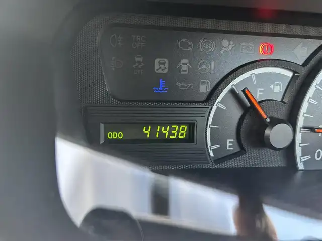 トヨタ ノア X 愛知県 2012(平24)年 4.2万km ホワイトパールクリスタルシャイン 社外ＳＤナビ　/ＣＤ／ＤＶＤ　/ＢＴ　/ＵＳＢ　/ＤＴＶ　/ＥＴＣ　/電動格納ミラー　/純正フロアマット　/ドアバイザー　/両側スライドドア　/ハロゲンライト