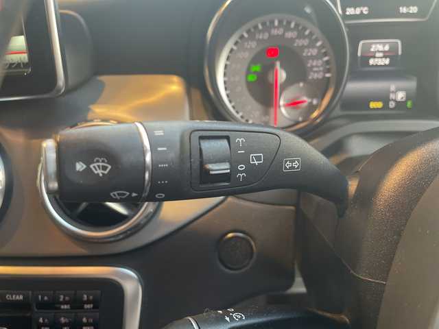 メルセデス・ベンツ ＧＬＡ１８０ スポーツ 高知県 2014(平26)年 9.8万km 黒 ディスプレイオーディオ/BT/バックカメラ/シートヒーター/パワーシート（メモリ機能有）/コーナーセンサー/ETC/ドライブレコーダー/パドルシフト/オートライト/MTモード付AT