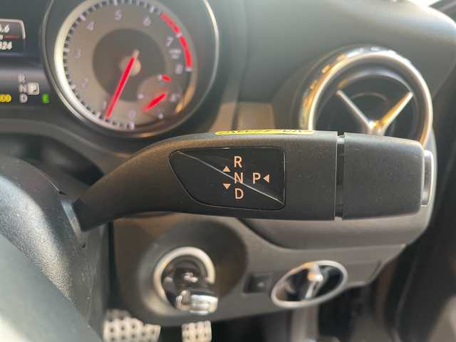 メルセデス・ベンツ ＧＬＡ１８０ スポーツ 高知県 2014(平26)年 9.8万km 黒 ディスプレイオーディオ/BT/バックカメラ/シートヒーター/パワーシート（メモリ機能有）/コーナーセンサー/ETC/ドライブレコーダー/パドルシフト/オートライト/MTモード付AT