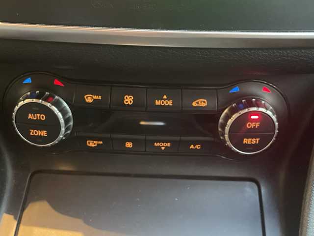 メルセデス・ベンツ ＧＬＡ１８０ スポーツ 高知県 2014(平26)年 9.8万km 黒 ディスプレイオーディオ/BT/バックカメラ/シートヒーター/パワーシート（メモリ機能有）/コーナーセンサー/ETC/ドライブレコーダー/パドルシフト/オートライト/MTモード付AT