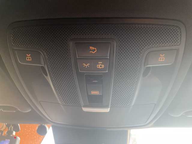 メルセデス・ベンツ ＧＬＡ１８０ スポーツ 高知県 2014(平26)年 9.8万km 黒 ディスプレイオーディオ/BT/バックカメラ/シートヒーター/パワーシート（メモリ機能有）/コーナーセンサー/ETC/ドライブレコーダー/パドルシフト/オートライト/MTモード付AT