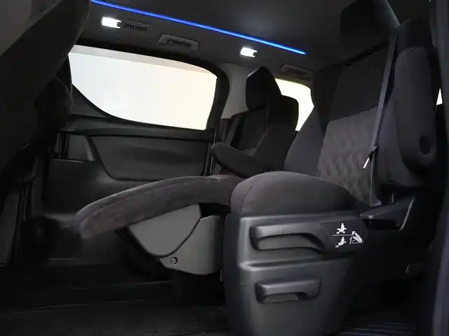 トヨタ アルファード S 静岡県 2021(令3)年 5.7万km ホワイトパールクリスタルシャイン Apple CarPlay/フルセグTV/バックカメラ/ETC２．０/BTオーディオ/HDMI対応/ACC/LKA/衝突軽減ブレーキ/LEDオートハイビームライト/モデリスタフルエアローセット/　　リアドアレスアップマフラー/ワンオーナー
