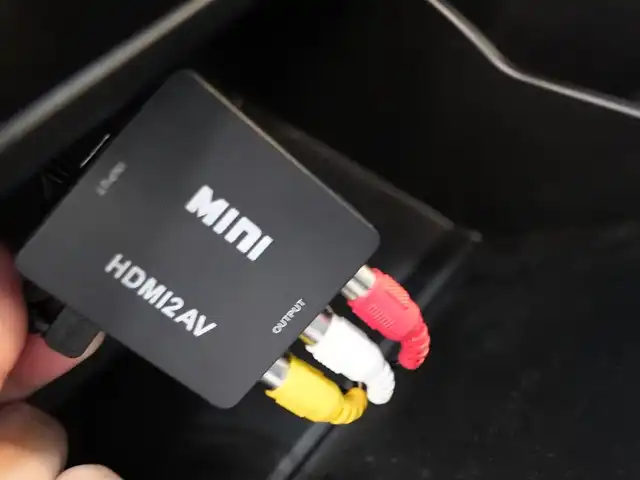 トヨタ アルファード S 静岡県 2021(令3)年 5.7万km ホワイトパールクリスタルシャイン Apple CarPlay/フルセグTV/バックカメラ/ETC２．０/BTオーディオ/HDMI対応/ACC/LKA/衝突軽減ブレーキ/LEDオートハイビームライト/モデリスタフルエアローセット/　　リアドアレスアップマフラー/ワンオーナー