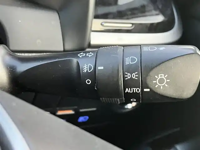 トヨタ アルファード S 静岡県 2021(令3)年 5.7万km ホワイトパールクリスタルシャイン モデリスタフルエアローセット/リアドアレスアップマフラー/ワンオーナー/エンジンスタートボタン/パワーステアリング/パワーウィンドウ/100V充電/スマートキー/Wオートエアコン/スペアキー1本/レーダークルーズコントロール/純正１３．３インチ後席モニター/純正10.5インチナビ（DVD/BT/フルセグ）/バックカメラ/USB入力端子/ETC/三列シート/オットマン/ウォークスルー/純正フロアマット/純正アルミホイール/布シート/両側パワースライドドア/ABS/横滑り防止装置/コーナーセンサー前後/レーンキープアシスト/盗難防止装置/オートライト/オートマチックハイビーム/LEDヘッドライト/W+サイドエアバッグ/カーテンエアバッグ