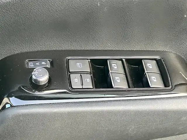 トヨタ アルファード S 静岡県 2021(令3)年 5.7万km ホワイトパールクリスタルシャイン モデリスタフルエアローセット/リアドアレスアップマフラー/ワンオーナー/エンジンスタートボタン/パワーステアリング/パワーウィンドウ/100V充電/スマートキー/Wオートエアコン/スペアキー1本/レーダークルーズコントロール/純正１３．３インチ後席モニター/純正10.5インチナビ（DVD/BT/フルセグ）/バックカメラ/USB入力端子/ETC/三列シート/オットマン/ウォークスルー/純正フロアマット/純正アルミホイール/布シート/両側パワースライドドア/ABS/横滑り防止装置/コーナーセンサー前後/レーンキープアシスト/盗難防止装置/オートライト/オートマチックハイビーム/LEDヘッドライト/W+サイドエアバッグ/カーテンエアバッグ