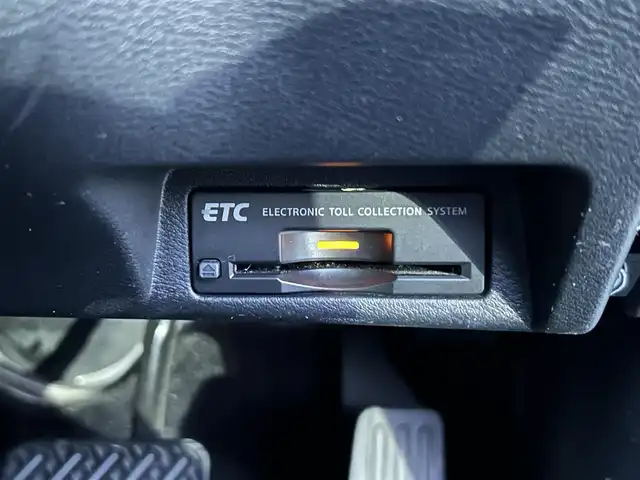 日産 スカイライン 200GT－t 群馬県 2015(平27)年 11万km クリスタルホワイトパール (株)IDOMが運営する【じしゃロン伊勢崎店】の自社ローン対象車両になります。こちらは現金ご利用時の価格です。/自社ローンご希望の方は別途その旨お申付け下さい。/メーカー純正ナビ/ＣＤ/DVD/BlueTooth/MSV/AUX/フルセグＴＶ/バックカメラ/クルーズコントロール/ＥＴＣ/前方ドライブレコーダー/ステアリングスイッチ/ハーフレザーシート/ＬＥＤヘッドライト/革巻ステアリング/純正オプション19インチアルミ/ターボ