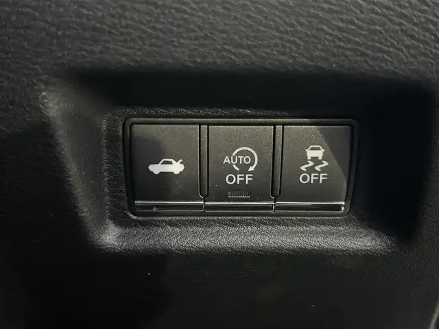 日産 スカイライン 200GT－t 群馬県 2015(平27)年 11万km クリスタルホワイトパール (株)IDOMが運営する【じしゃロン伊勢崎店】の自社ローン対象車両になります。こちらは現金ご利用時の価格です。/自社ローンご希望の方は別途その旨お申付け下さい。/メーカー純正ナビ/ＣＤ/DVD/BlueTooth/MSV/AUX/フルセグＴＶ/バックカメラ/クルーズコントロール/ＥＴＣ/前方ドライブレコーダー/ステアリングスイッチ/ハーフレザーシート/ＬＥＤヘッドライト/革巻ステアリング/純正オプション19インチアルミ/ターボ