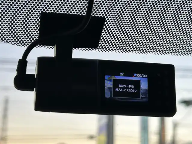 日産 スカイライン 200GT－t 群馬県 2015(平27)年 11万km クリスタルホワイトパール (株)IDOMが運営する【じしゃロン伊勢崎店】の自社ローン対象車両になります。こちらは現金ご利用時の価格です。/自社ローンご希望の方は別途その旨お申付け下さい。/メーカー純正ナビ/ＣＤ/DVD/BlueTooth/MSV/AUX/フルセグＴＶ/バックカメラ/クルーズコントロール/ＥＴＣ/前方ドライブレコーダー/ステアリングスイッチ/ハーフレザーシート/ＬＥＤヘッドライト/革巻ステアリング/純正オプション19インチアルミ/ターボ