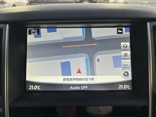 日産 スカイライン 200GT－t 群馬県 2015(平27)年 11万km クリスタルホワイトパール (株)IDOMが運営する【じしゃロン伊勢崎店】の自社ローン対象車両になります。こちらは現金ご利用時の価格です。/自社ローンご希望の方は別途その旨お申付け下さい。/メーカー純正ナビ/ＣＤ/DVD/BlueTooth/MSV/AUX/フルセグＴＶ/バックカメラ/クルーズコントロール/ＥＴＣ/前方ドライブレコーダー/ステアリングスイッチ/ハーフレザーシート/ＬＥＤヘッドライト/革巻ステアリング/純正オプション19インチアルミ/ターボ