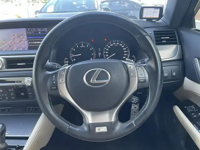 レクサス ＧＳ 350 Fスポーツ 道央・札幌 2013(平25)年 9.2万km ブラック 登録時走行距離91562ｋｍ/　４　Ｗ　Ｄ　/寒冷地仕様/純正ナビ（CD/DVD/FM/AM/BT)/フルセグTV(走行中視聴可能)/バックカメラ/ウィンカーミラー/クルーズコントロール（追従走行なし）/ドアバイザー/プッシュスタート/ビルトインETC/MTモード付AT/パドルシフト/スペアキー×２/パーキングアシスト/純正フロアマット/パワーシート（運転席/助手席）/シートヒーター（運転席/助手席）/エアシート（運転席/助手席）/横滑り防止装置/オートライト/コーナーセンサー/純正エンジンスターター/フォグランプ/リアフォグランプ/ステアリングスイッチ/革巻きステアリング/自動防眩ミラー/フロントワイパーデアイサー/ワイパー間欠時間コントローラー/イルミネーションコントロール/ヘッドライトクリーナー/シートメモリー/電動格納ミラー/ECO・NORMAL・SPORTモード/SNOWスイッチ/nanoe搭載エアコン/リアサンシェードスイッチ