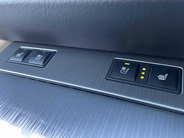 レクサス ＧＳ 350 Fスポーツ 道央・札幌 2013(平25)年 9.2万km ブラック 登録時走行距離91562ｋｍ/　４　Ｗ　Ｄ　/寒冷地仕様/純正ナビ（CD/DVD/FM/AM/BT)/フルセグTV(走行中視聴可能)/バックカメラ/ウィンカーミラー/クルーズコントロール（追従走行なし）/ドアバイザー/プッシュスタート/ビルトインETC/MTモード付AT/パドルシフト/スペアキー×２/パーキングアシスト/純正フロアマット/パワーシート（運転席/助手席）/シートヒーター（運転席/助手席）/エアシート（運転席/助手席）/横滑り防止装置/オートライト/コーナーセンサー/純正エンジンスターター/フォグランプ/リアフォグランプ/ステアリングスイッチ/革巻きステアリング/自動防眩ミラー/フロントワイパーデアイサー/ワイパー間欠時間コントローラー/イルミネーションコントロール/ヘッドライトクリーナー/シートメモリー/電動格納ミラー/ECO・NORMAL・SPORTモード/SNOWスイッチ/nanoe搭載エアコン/リアサンシェードスイッチ