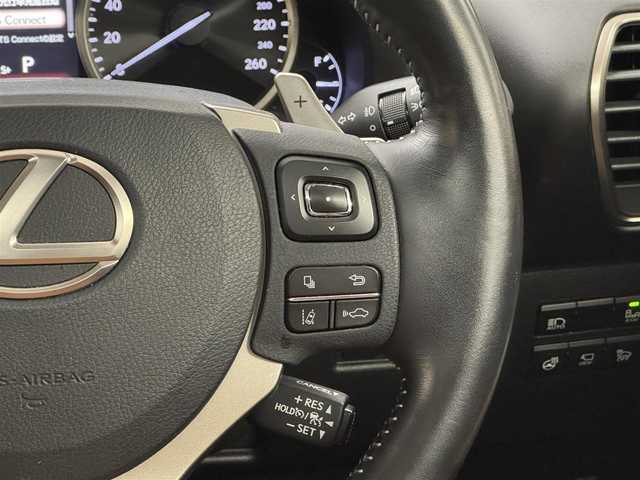 レクサス ＮＸ 300h バージョンL 三重県 2020(令2)年 4.1万km ソニッククォーツ ハイブリッド/4WD/MTモード付フロアCVT/純正 10.3型ナビ/（CD/DVD/SDREC/SD/USB/Bluetooth/Miracast/AUX/TV）/【OP】パノラミックビューモニター（シースルービュー機能付）/ドライブレコーダー前後/ビルトインETC2.0/Lexus Safety System＋/●プリクラッシュセーフティ/●レーンディパーチャーアラート（ステアリング制御機能付）/●アダプティブハイビームシステム［AHS］/●レーダークルーズ（全車速追従）/●【OP】パーキングサポートブレーキ（静止物）/●【OP】ブラインドスポットモニター＋リヤクロストラフィックアラート/・【OP】ITS Connect/装備/・【OP】ムーンルーフ/・内装色『バンブー（マットフィニッシュ/ナチュラルブラウン）』/・本革シート（D/Nヒーター・ベンチレーション機能付）/・8wayパワーシート（D/N）/・後席6:4分割可倒式シート（電動リクライニング・電動格納機能付）/・ステアリングヒーター/・ハンズフリーパワーバックドア/・【OP】NAVI・AI-AVS＆ドライブモード選択『Sport S＋/Sport S/Custom』/・左右独立オートエアコン/・純正18inAW/・予備スマートキーx1＋カードキーx1