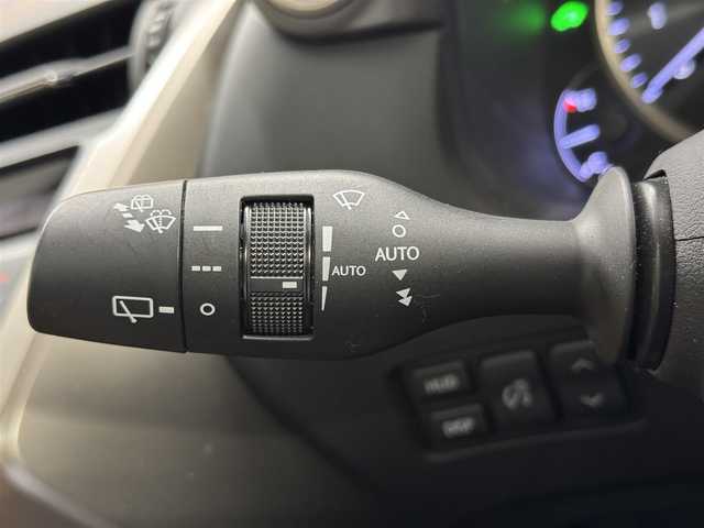レクサス ＮＸ 300h バージョンL 三重県 2020(令2)年 4.1万km ソニッククォーツ ハイブリッド/4WD/MTモード付フロアCVT/純正 10.3型ナビ/（CD/DVD/SDREC/SD/USB/Bluetooth/Miracast/AUX/TV）/【OP】パノラミックビューモニター（シースルービュー機能付）/ドライブレコーダー前後/ビルトインETC2.0/Lexus Safety System＋/●プリクラッシュセーフティ/●レーンディパーチャーアラート（ステアリング制御機能付）/●アダプティブハイビームシステム［AHS］/●レーダークルーズ（全車速追従）/●【OP】パーキングサポートブレーキ（静止物）/●【OP】ブラインドスポットモニター＋リヤクロストラフィックアラート/・【OP】ITS Connect/装備/・【OP】ムーンルーフ/・内装色『バンブー（マットフィニッシュ/ナチュラルブラウン）』/・本革シート（D/Nヒーター・ベンチレーション機能付）/・8wayパワーシート（D/N）/・後席6:4分割可倒式シート（電動リクライニング・電動格納機能付）/・ステアリングヒーター/・ハンズフリーパワーバックドア/・【OP】NAVI・AI-AVS＆ドライブモード選択『Sport S＋/Sport S/Custom』/・左右独立オートエアコン/・純正18inAW/・予備スマートキーx1＋カードキーx1