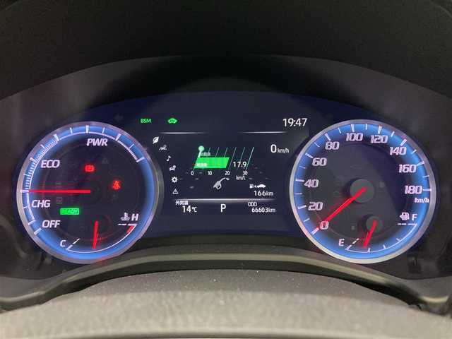 トヨタ クラウン ハイブリッド RS アドバンス 大分県 2019(平31)年 6.7万km ホワイトパールクリスタルシャイン 純正ナビ/(AM/FM/CD/DVD/Bluetooth/フルセグTV)/サンルーフ/バックカメラ/トヨタセーフティセンス/・プリクラッシュセーフティ/・レーントレーシングアシスト/・アダプティブハイビーム/・オートマッチックハイビーム/・ロードサインアシスト/・レーダークルーズコントロール/・先行車発進告知/クリアランスソナー/ドライブモードセレクトスイッチ/ブレーキホールド/レザーシート/電動チルトテレスコピックステアリング/D/N席パワーシート/D/N席シートヒーター・シートベンチレーション/D席シートメモリー/ステアリングヒーター/純正18インチアルミホイール/純正フロアマット