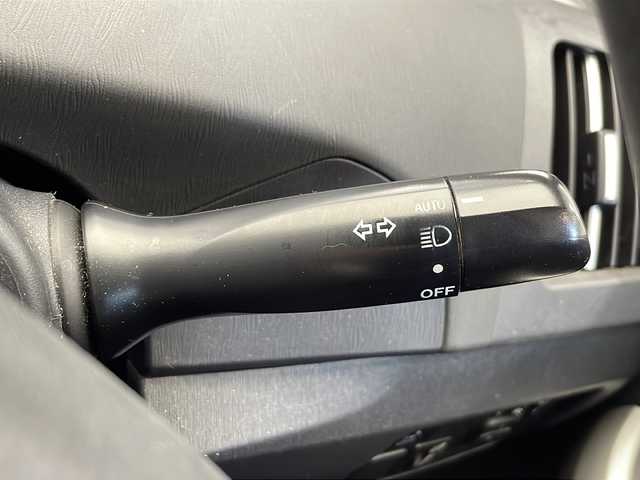 トヨタ プリウス ＰＨＶ S 栃木県 2012(平24)年 4.1万km ダークブルーマイカ 純正ナビ(NSZN-W61G)/(フルセグ・Bluetooth・CD・DVD・SD)/バックカメラ/プラグインHV/充電プラグ積込/ビルトインETC/前方ドラレコ/前席シートヒーター/禁煙車/HIDヘッドライト/オートライト/プッシュスタート/スマートキー/スペアキー/ステアリングスイッチ/電動格納ミラー/純正アルミホイール/純正フロアマット/ドアバイザー