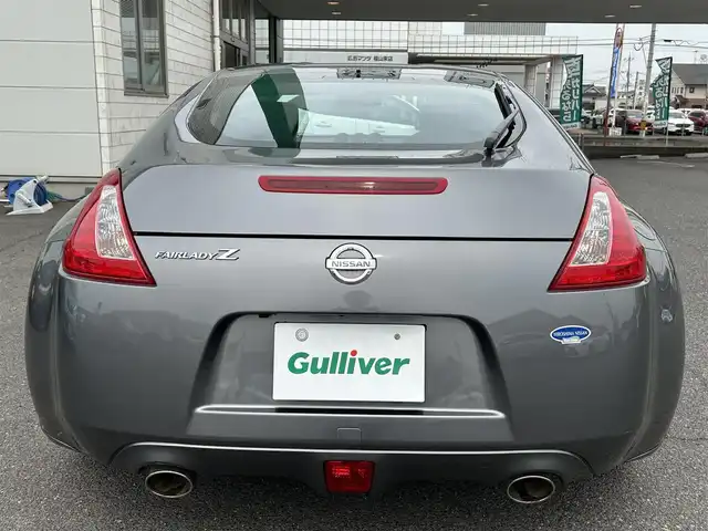 日産 フェアレディ Ｚ 広島県 2010(平22)年 5.7万km ダークメタルグレー ワンオーナー/純正ナビ/（CD/DVD/フルセグTV/Bluetooth）/バックカメラ/ETC/HIDヘッドライト/オートライト/純正18インチAW/プッシュスタート/革巻きステアリング/ステアリングスイッチ/パドルシフト/純正フロアマット/保証書/取扱説明書/スペアキー