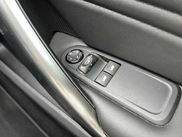 プジョー ＲＣＺ 神奈川県 2014(平26)年 3.9万km 白Ⅱ ワンオーナー /登録時38805キロ/コンパクトスポーツクーペ「RCZ」/ダブルバブルルーフ/アルミナムアーチ/1.6Lダイレクトインジェクションツインスクロールターボ/社外ナビ/CD /DVD /SD /BT /チューナー/フルセグ/ETC/キセノンヘッドライト/オートライト/コーナーセンサー/黒レザーシート/シートヒーター/パワーシート/クルーズコントロール/スピードリミッター/電動リアウィング/キーレス×2/新車時保証書/取扱説明書/ナビ取扱説明書