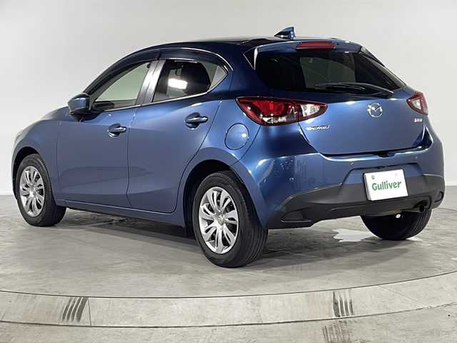 マツダ デミオ 15S 福岡県 2018(平30)年 5万km エターナルブルーマイカ ・シートヒーター/・プッシュスタート/・スマートキー/・Bカメラ/・全方位カメラ/・LEDヘッドライト/・ドラレコ/・純正ナビ/・純正フロアマット/・ワンオーナー/・コーナーセンサー