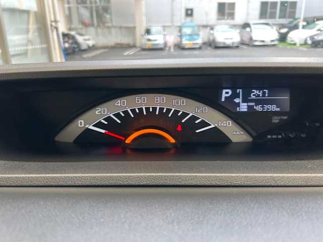 トヨタ ピクシスメガ L SAⅢ 宮城県 2021(令3)年 4.7万km シャイニングホワイトパール ワンオーナー/社外メモリナビ/USB/AM/FM/BT/AUX/フルセグTV/バックカメラ/ステアリングスイッチ/両側パワースライドドア/純正アルミ夏タイヤ14インチ/純正フロアマット/横滑り防止装置/衝突被害軽減システム/アイドリングストップ/電動格納ミラー/LEDライト/オートマチックハイビーム/ETC/プッシュスタート/保証書・記録簿・取扱説明書