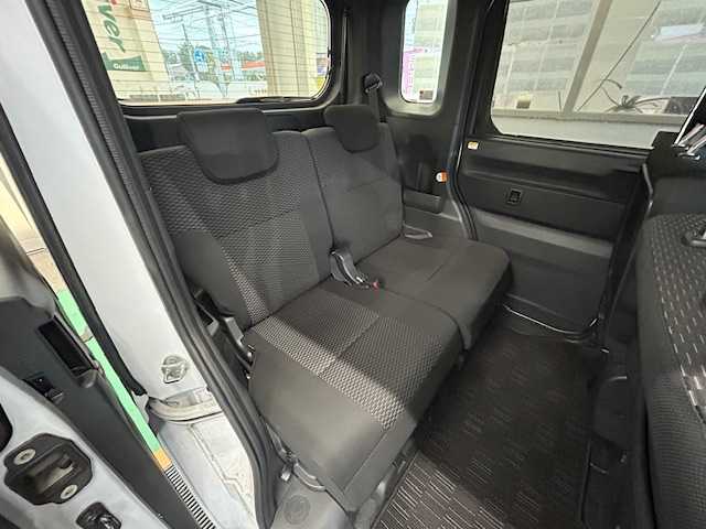 トヨタ ピクシスメガ L SAⅢ 宮城県 2021(令3)年 4.7万km シャイニングホワイトパール ワンオーナー/社外メモリナビ/USB/AM/FM/BT/AUX/フルセグTV/バックカメラ/ステアリングスイッチ/両側パワースライドドア/純正アルミ夏タイヤ14インチ/純正フロアマット/横滑り防止装置/衝突被害軽減システム/アイドリングストップ/電動格納ミラー/LEDライト/オートマチックハイビーム/ETC/プッシュスタート/保証書・記録簿・取扱説明書
