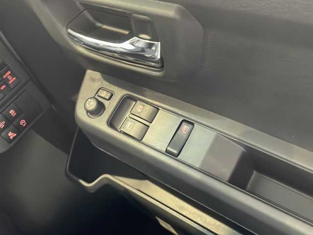 ダイハツ アトレー バン RS 愛知県 2025(令7)年 0.2万km シャイニングホワイトパール 衝突被害軽減ブレーキ/純正7インチSD（ナビあり）/両側パワースライドドア/クルーズコントロール/フルセグTV/CD/Bluetooth/バックカメラ/コーナーセンサー/純正アルミホイール/LEDヘッドライト/インテリジェントミラー/オートマチックハイビーム/ドライブレコーダー/ETC/ステアリングスイッチ/スマートキー/プッシュスタート