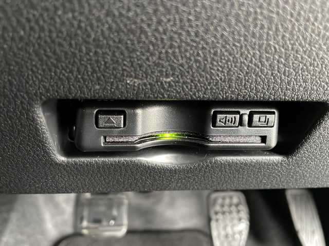 ダイハツ アトレー バン RS 愛知県 2025(令7)年 0.2万km シャイニングホワイトパール 衝突被害軽減ブレーキ/純正7インチSD（ナビあり）/両側パワースライドドア/クルーズコントロール/フルセグTV/CD/Bluetooth/バックカメラ/コーナーセンサー/純正アルミホイール/LEDヘッドライト/インテリジェントミラー/オートマチックハイビーム/ドライブレコーダー/ETC/ステアリングスイッチ/スマートキー/プッシュスタート